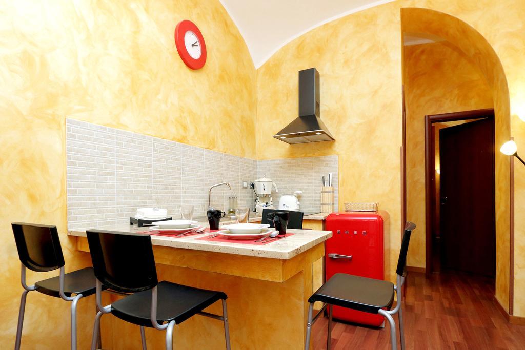 Апартаменты Lucky Domus Esquilino Рим Номер фото