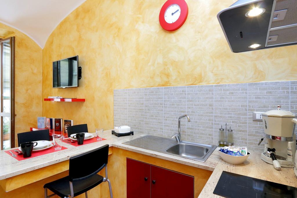 Апартаменты Lucky Domus Esquilino Рим Номер фото
