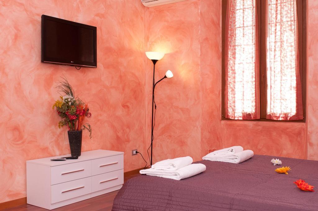 Апартаменты Lucky Domus Esquilino Рим Номер фото